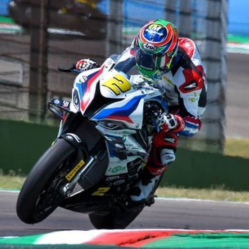 Tuta_moto_su_misura_piloti_mariavittoria_donna_de_foresta